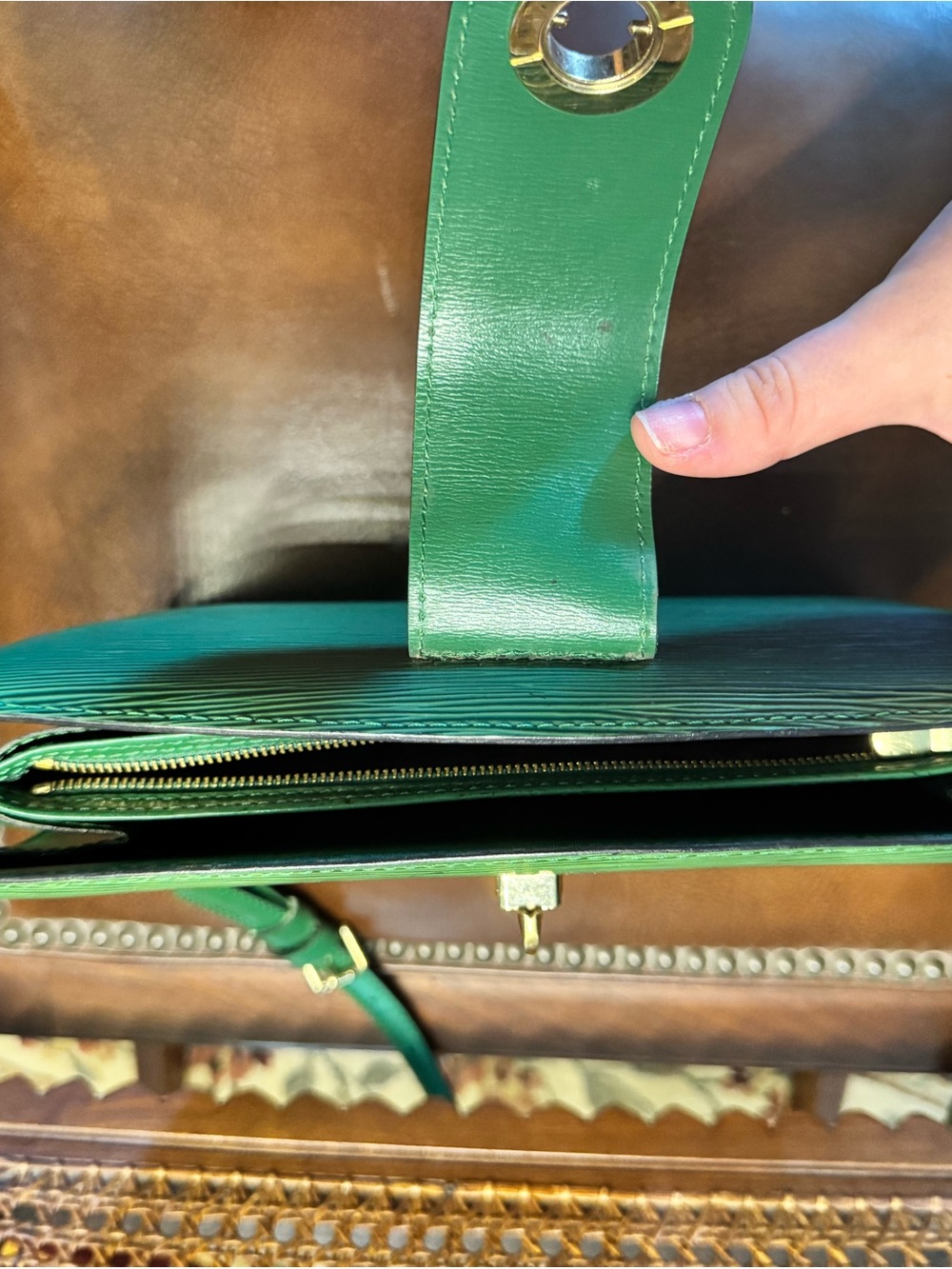 Louis Vuitton Green Epi Vintage Capucine - Picture 8 of 14